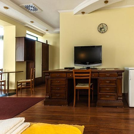 Napfeny Panzio Es Rendezvenyhaz Hotel Kecskemét Exterior foto