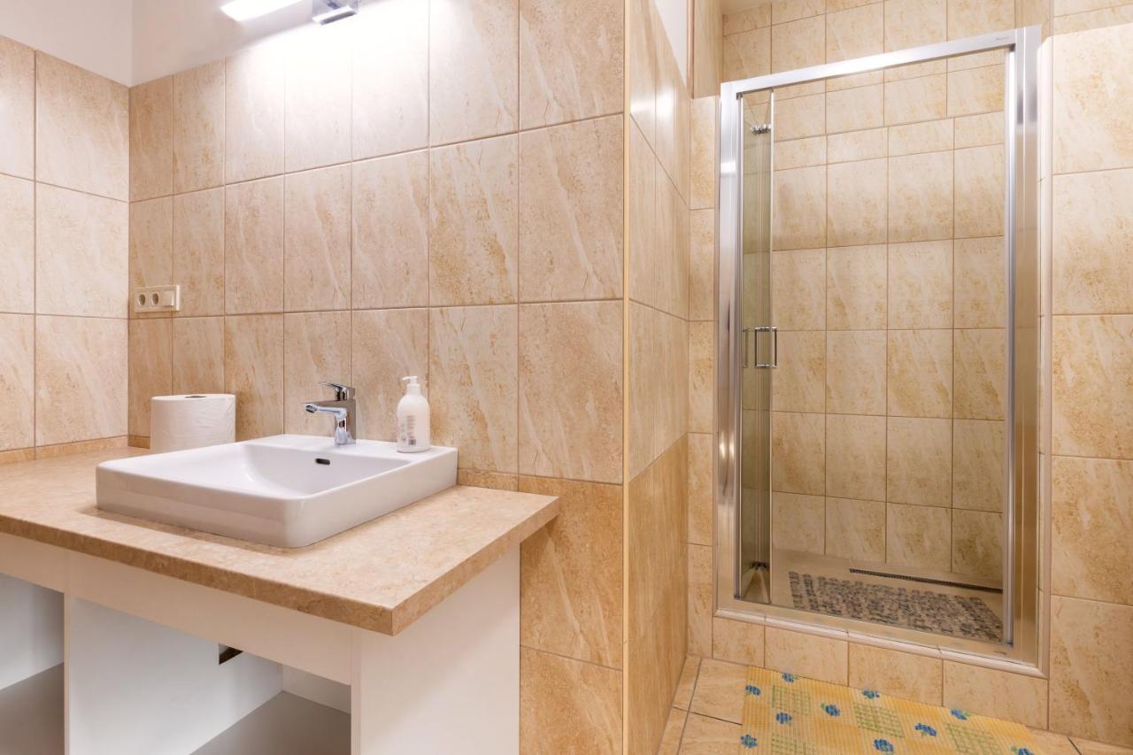 Napfeny Panzio Es Rendezvenyhaz Hotel Kecskemét Exterior foto
