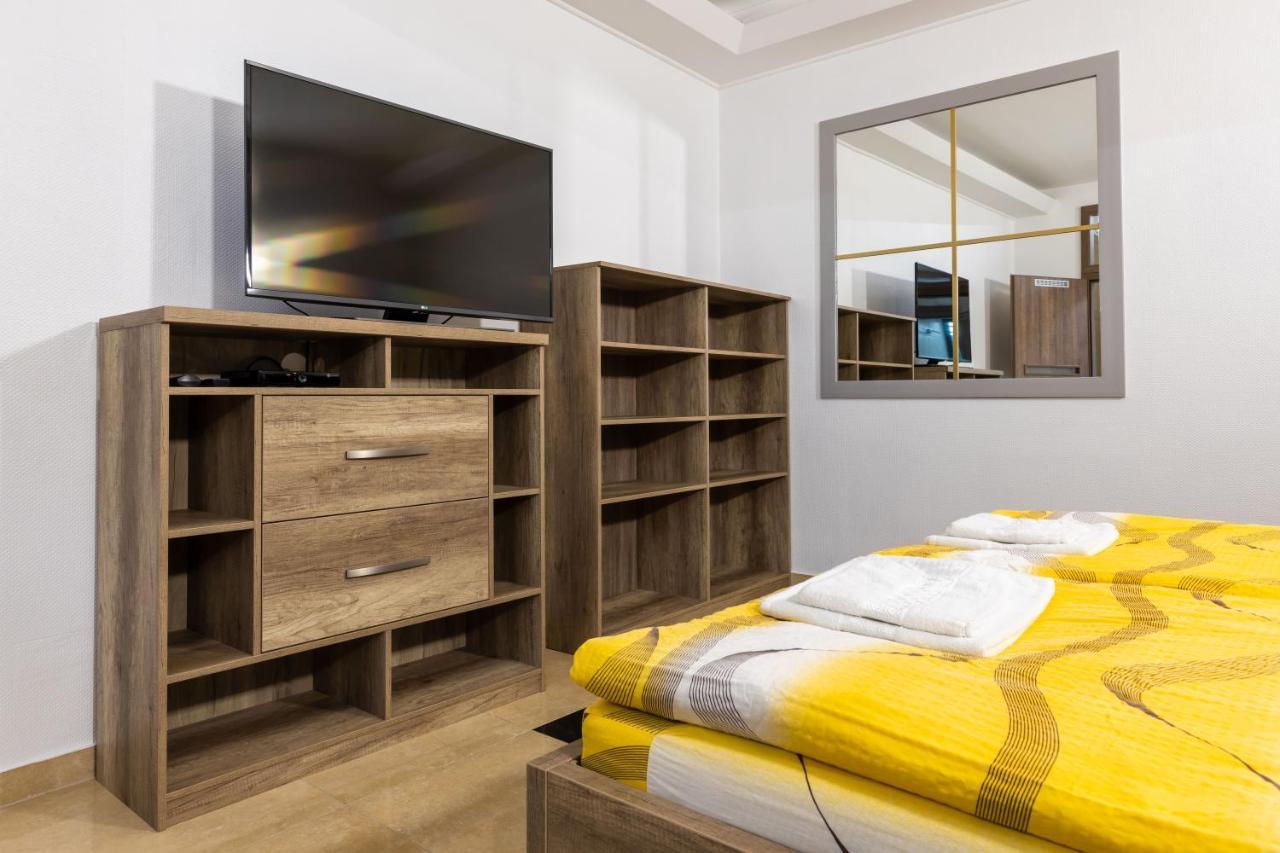 Napfeny Panzio Es Rendezvenyhaz Hotel Kecskemét Exterior foto