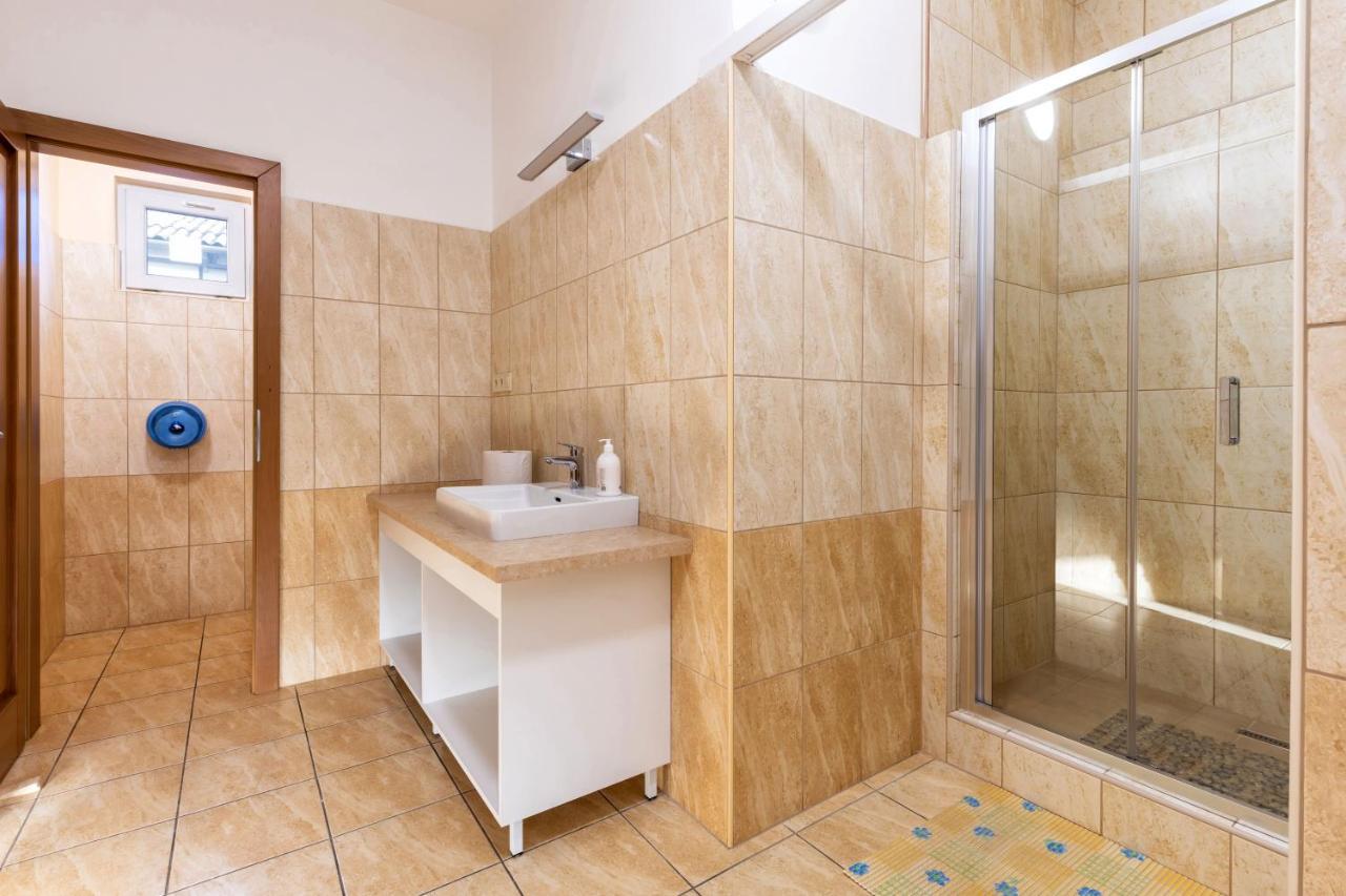 Napfeny Panzio Es Rendezvenyhaz Hotel Kecskemét Exterior foto
