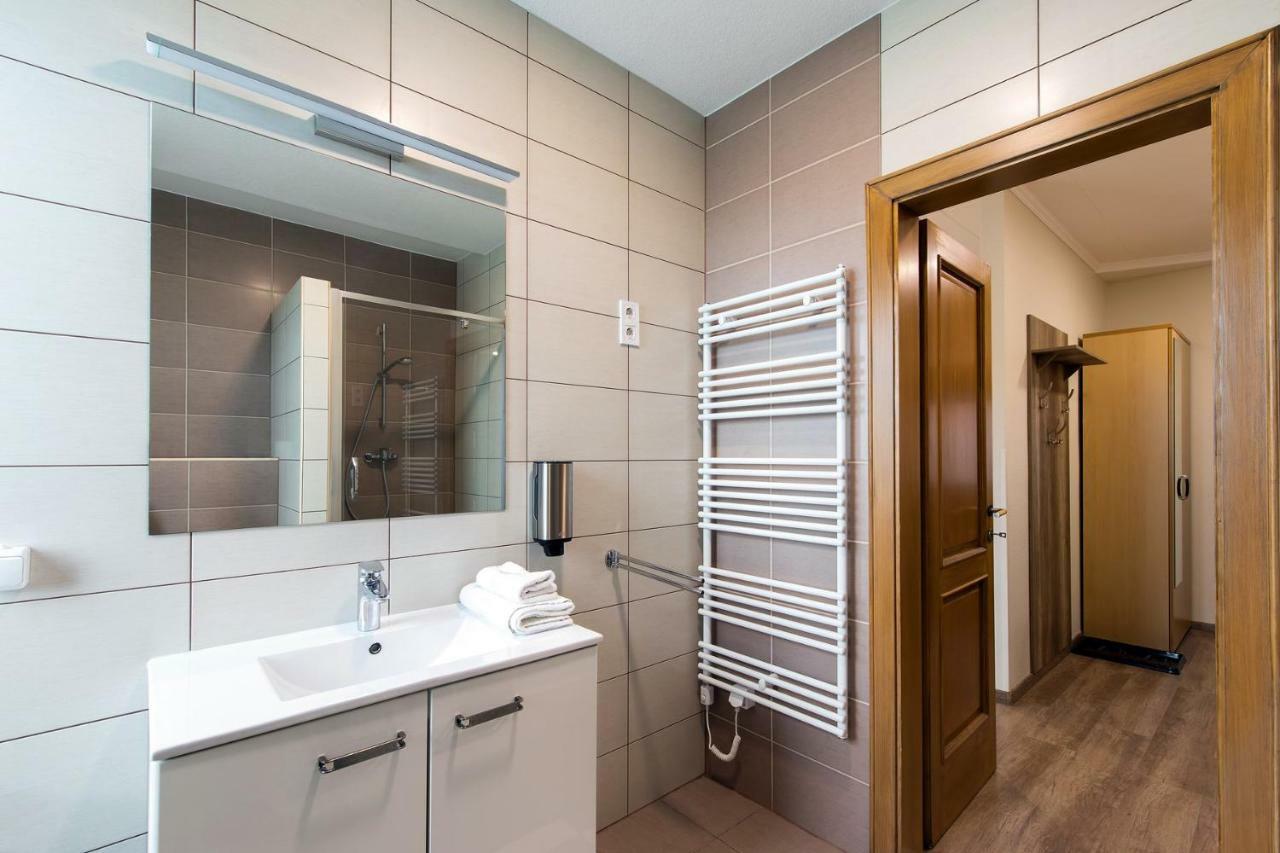 Napfeny Panzio Es Rendezvenyhaz Hotel Kecskemét Exterior foto