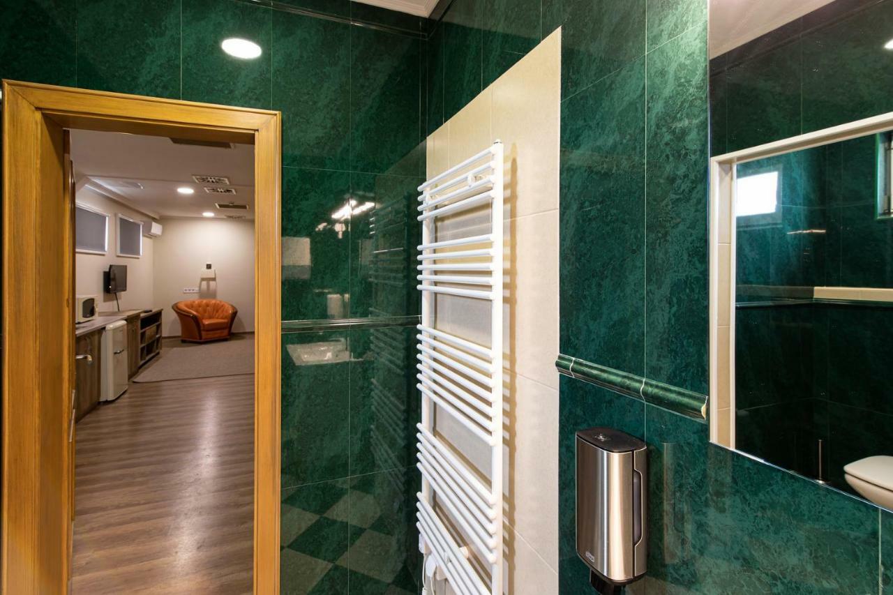 Napfeny Panzio Es Rendezvenyhaz Hotel Kecskemét Exterior foto