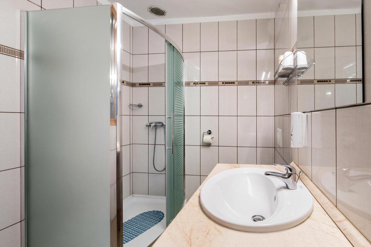 Napfeny Panzio Es Rendezvenyhaz Hotel Kecskemét Exterior foto