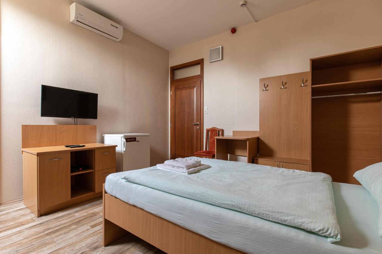 Napfeny Panzio Es Rendezvenyhaz Hotel Kecskemét Exterior foto